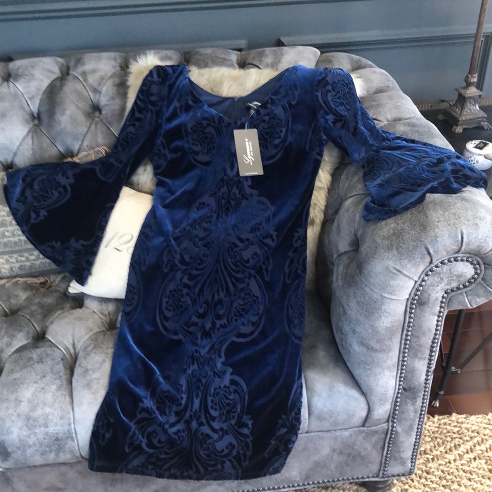 Gorgeous navy blue velvet dress